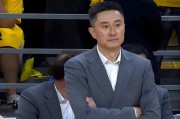 温馨！杜锋亲自给19岁小将开小灶，希望他给徐杰分担压力